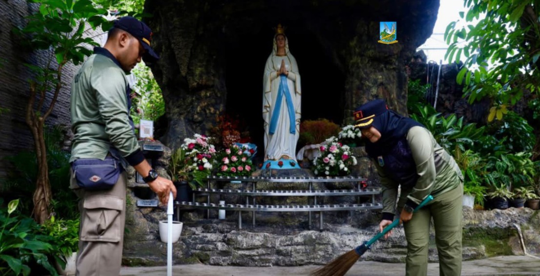 Sambut Natal, PPSU dan Satpol PP Serentak Bersihkan Gereja di Jakarta